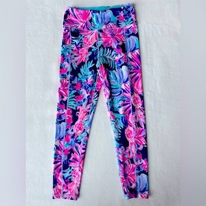 Med. Lilly Pulitzer Luxletic athletic pants. EUC - worn once.